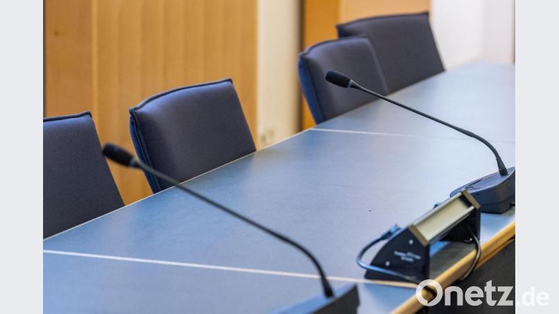 Richter, die im Skiurlaub waren. Angeklagte, in deren Haftanstalt Corona-Verdachtsfälle bestehen. Zeugen, die nicht aus dem Ausland anreisen wollen. Das sind die aktuellen Probleme der Justiz. Bild: Armin Weigel
