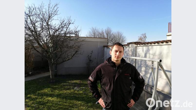 Martin Wallentich verbringt viel Zeit im Garten. Die Corona-Pandemie schränkt die Bewegungsfreiheit der Österreicher stark ein. Bild: exb