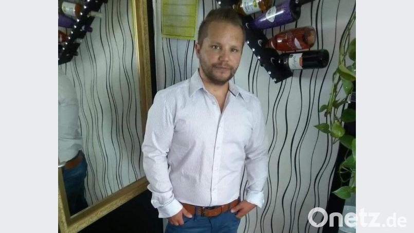 Michael Härtl aus Weiden gründete die Facebook-Gruppe &quot;Corona-Nachbarschaftshilfe Weiden&quot; und kann sich vorstellen, mit der Initiative Coronahilfe Weiden zu kooperieren. Benjamin Zeitler hatte dies angeboten. Bild: Härtl/exb