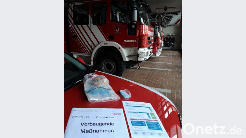 Vorbeugende Maßnahmen im Dienstbetrieb, um damit die Einsatzbereitschaft der Feuerwehr als Teil der kritischen Infrastruktur aufrecht zu erhalten, hat die Feuerwehr der Stadt Kemnath bereits vor einer Woche ergriffen. Bild: mde