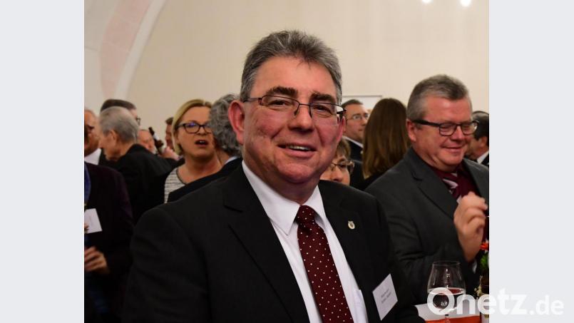 Freihungs Bürgermeister Norbert Bücherl beim Neujahrsempfang des Landkreises. Der Freie-Wähler-Politiker leidet an einem Tumor. Bild: usc