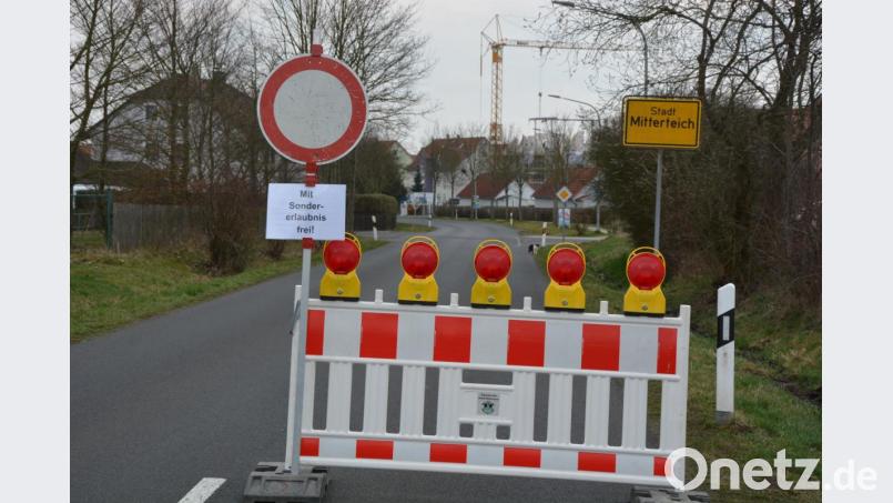 Seit Mittwoch gilt in der Stadt Mitterteich Ausgangssperre. Doch generell beschäftigt die Menschen die aktuelle Situation. Viele haben Fragen und sich unsicher. Bild: jr