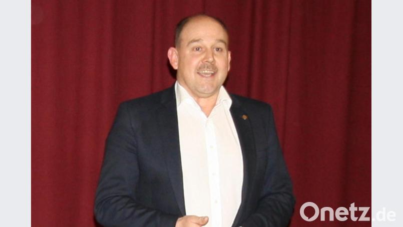 Unter &quot;Corona-Vorbehalt&quot; plane die Spielvereinigung zahlreiche Veranstaltungen, informiert Vorsitzender Martin Pepiuk. Doch missbilligt er auch strikt die teils unappetitlichen Beleidigungen, denen Schiedsrichterin Constanze Pausch von Seiten mancher fragwürdiger &quot;Fußballfans&quot; ausgesetzt ist. Bild: bjp