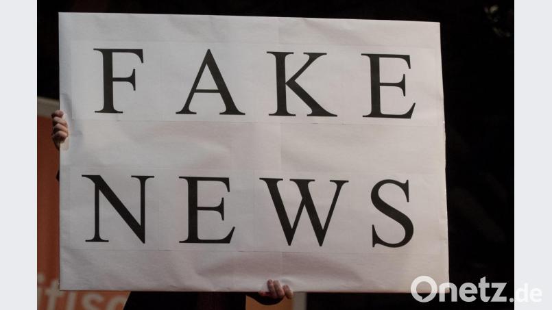 Wie trennt man in Zeiten der Coronakrise Falschnachrichten von geprüften Informationen? Bild: Marijan Murat