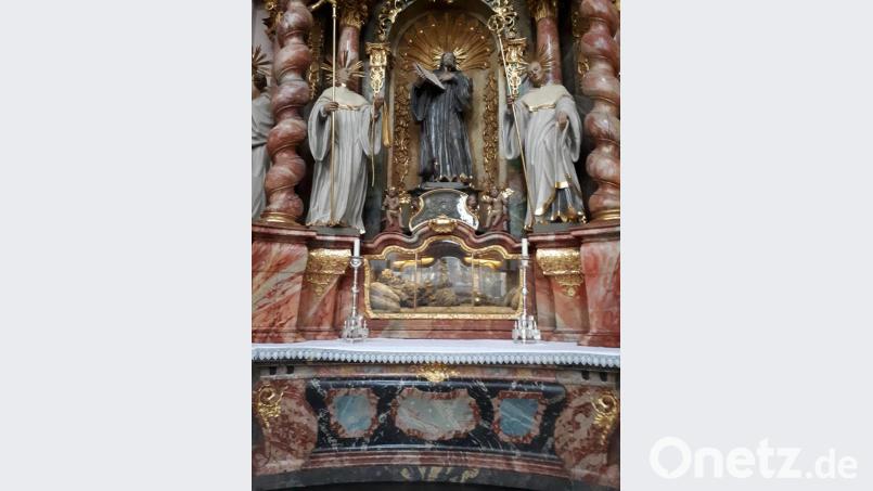 Die Heiligen Leiber in der Basilika Waldsassen. Bild: pz