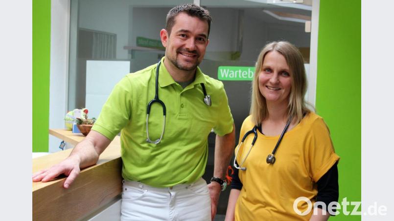 Dr. Barbara Pfleger öffnet im Mai ihre Kinder- und Jugendarztpraxis in Kemnath. Die Räumlichkeiten befinden sich im selben Gebäude wie die Praxis von Allgemeinarzt Dr. Peter Deinlein. Bild: stg