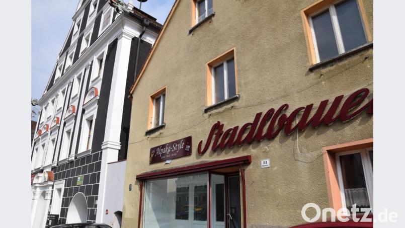 Viel Wasser ist die Lauterach hinuntergeflossen, bis man sich im Marktgemeinderat in Hohenburg für die Sanierung des Stadtlbaueranwesens &quot;Marktplatz 21&quot; durchringen konnte. Jetzt fasste man den Grundsatzbeschluss für die über 1,7 Millionen teure Maßnahme. Bild: bö