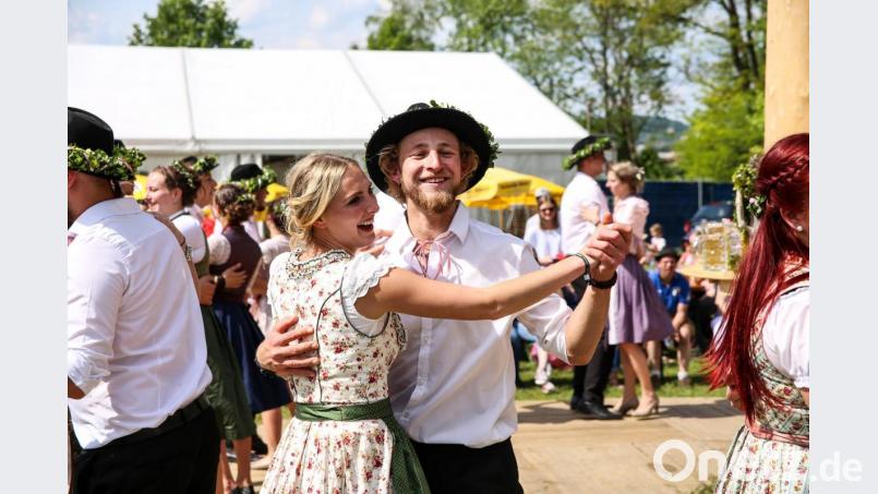 Nathalie Rheinbay und Lukas Hammer wurden 2019 das neue Oberkirwapaar in Kümmersbruck. Heuer wird hier kein Baum ausgetanzt, die Kirwa ist abgesagt worden. Bild: egl