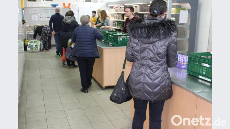 Hotels und Restaurants, die wegen der aktuellen Situation schließen müssen, haben ihre Vorräte nach einem Aufruf unserer Zeitung zur Amberger Tafel gebracht. Bild: exb