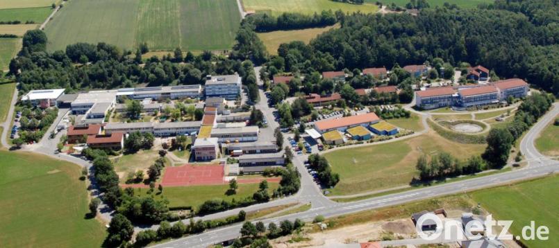 Vielschichtiges Krisenmanagement ist in Coronazeiten besonders am HPZ in Irchenrieth gefragt. Luftbild: fz
