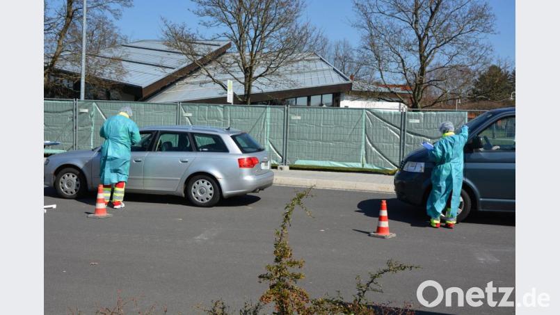 In Tirschenreuth war am Mittwoch der zweite große Coronatest innerhalb weniger Tage. Auch wegen dieser Tests ist davon auszugehen, dass in den nächsten Tagen die Corona-Fallzahlen im Landkreis steigen werden, da die Auswertung noch aussteht. Bild: jr