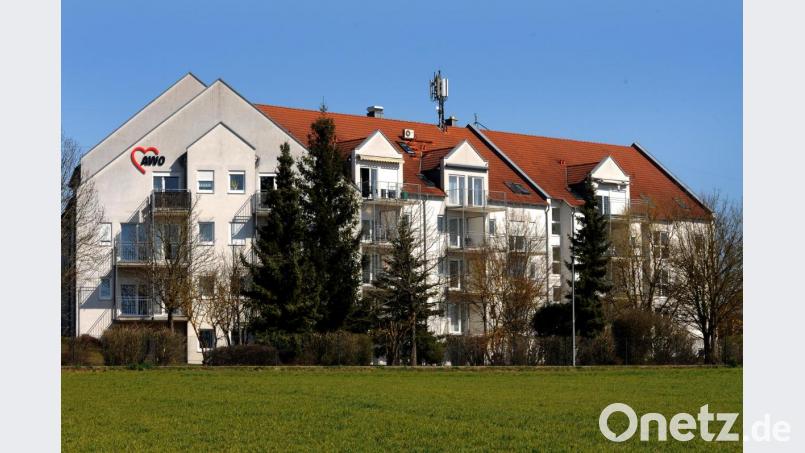 Zwei Bewohner des AWO-Seniorenzentrum Antonius in Kümmersbruck sind gestorben. Auch wenn beide in der Statistik als Corona-Tote gezählt werden, starb nur einer ursächlich an dem Virus. Zu den Verstorbenen hatten laut Heimleiterin Andrea Motzel drei Pflegekräfte Kontakt, die derzeit zu Hause sind. Bild: Stephan Huber