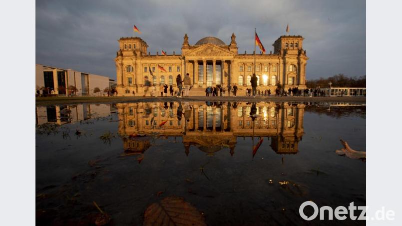 Bereits nächste Woche soll der Gesetzesentwurf der Bundesregierung zu Corona beschlossen werden. Symbolbild: Christoph Soeder/dpa