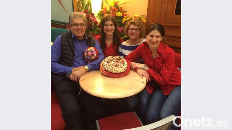 Das Firenze war ein Familienbetrieb (von links): Papa Antonio, Tochter Chantal, Mama Donatella und Tochter Nadine Kunze, geborene Cettolin, packten in dem Eiscafé in der Amberger Altstadt immer gemeinsam an. Jetzt trauert die Familie um die verstorbene Mama. Bild: exb