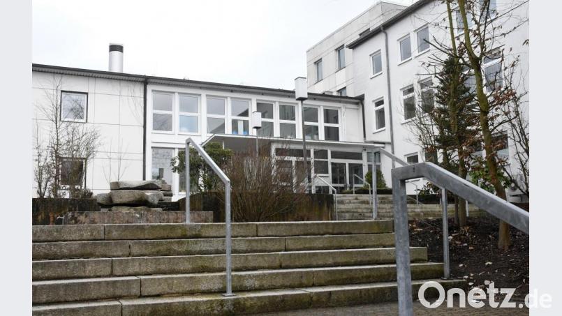 In Neustadt/WN dreht sich alles um Aus-, Fort- und Weiterbildung im Gesundheitswesen. Da ein neues Gesetz die Altenpflege und die Krankenpflege zusammenführt, muss eine neue Schule gegründet werden. Bild: Gabi Schönberger