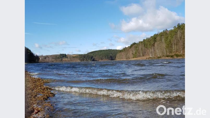 Spiel der Wellen am Eixendorfer Stausee. Bild: mp