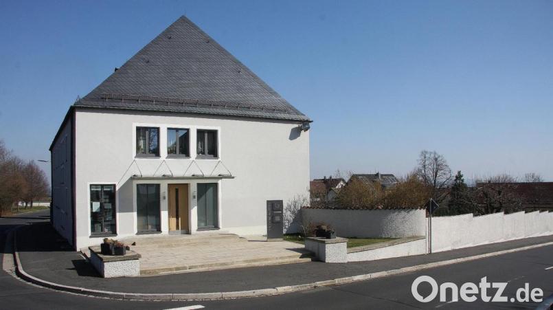 Im Vinzentiner-Kloster leben Pfarrer Joseph und Kaplan Pater Martin. Im Haus befinden sich auch der Klosterladen und das Pfarrbüro. Ein Parteiverkehr findet derzeit aber nicht statt. Bild: wro