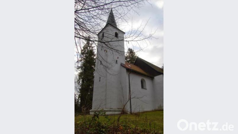 Bis an den Turm der Ulrichsbergkirche reicht das Gebiet der Marktgemeinde Waidhaus heran. Bild: fjo