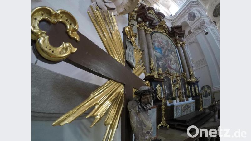 Den Geschändeten Heiland in der Basilika Waldsassen stellt Stadtpfarrer Thomas Vogl in seiner Videobotschaft zum fünften Fastensonntag in den Mittelpunkt . Bild: Ferdinand Sperber/exb