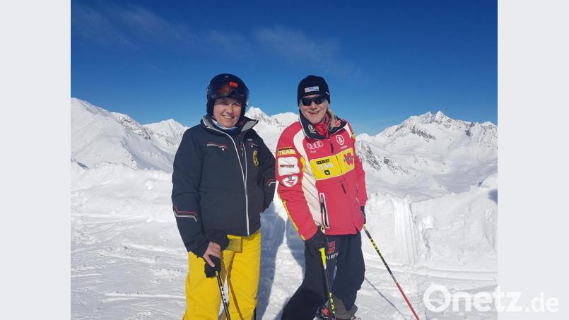 Über Sonnenschein und blauen Himmel freuen sich Sandra Maschke und Peter Möhrle im Skiurlaub in Sölden. Zu diesem Zeitpunkt ahnen sie noch nicht, dass sie sich mit dem Coronavirus infiziert haben könnten. Bild: exb
