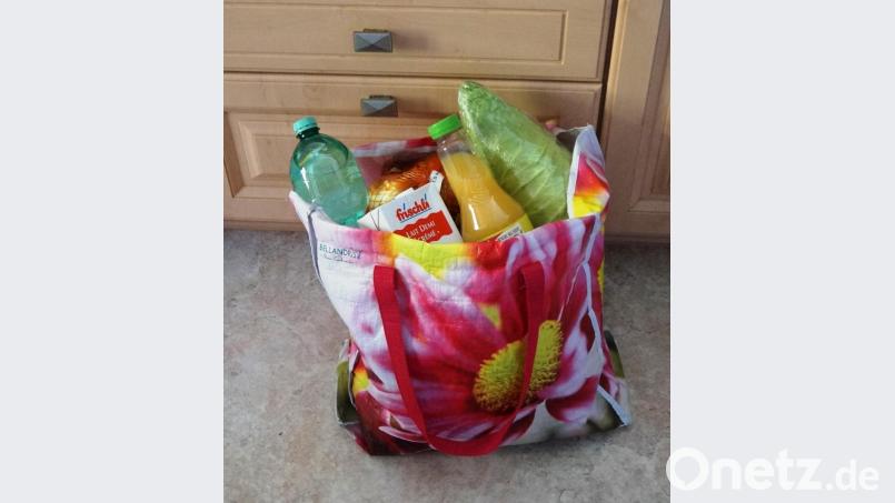 Zur Information über die Hilfsangebote werden Plakate aufgehängt und Flyer verteilt. Bild: weu