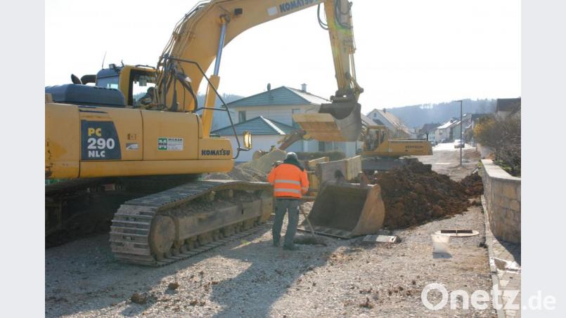 Die Sanierungsarbeiten in der Harschhofer Straße sind wieder angelaufen. Im nun beschlossenen Haushalt werden hierfür über 900 000 Euro bereitgestellt Bild: pop