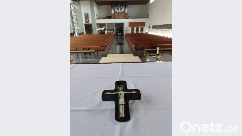 Das ist die Perspektive von Pfarrer Dominik Mitterer, wenn er alleine Messe hält. Bild: Pfarrei St. Michael Poppenricht/exb