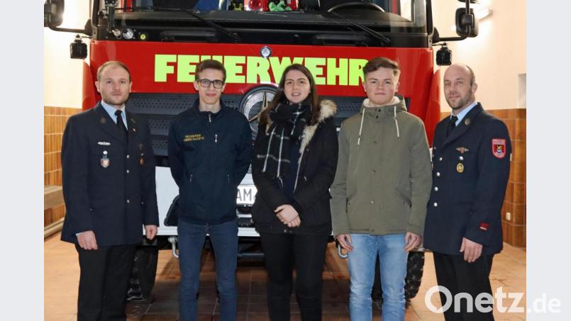 Beförderungen (von links): Thomas Penzkofer, Fabian Erras, Sophie Jana, Dominik Markieton und Florian Koller. Bild: Christian Pöhlmann