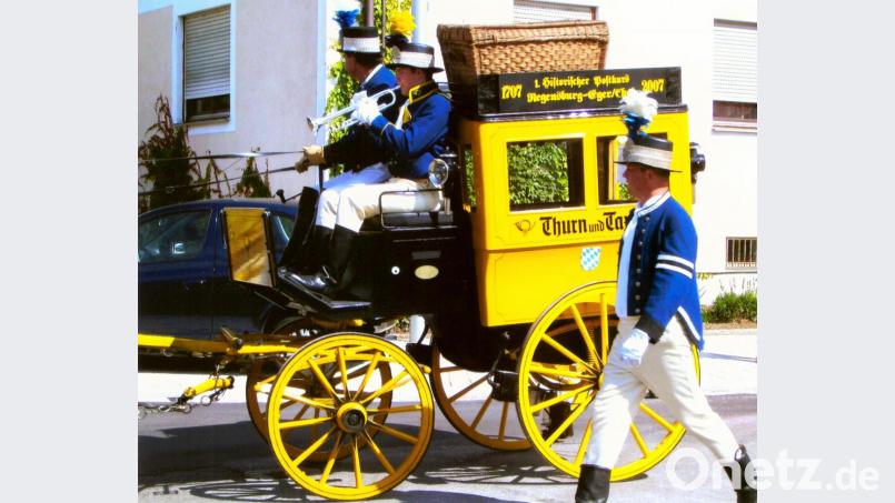 Zum Jubiläum „300 Jahre Postkurs Regensburg – Eger (1707 bis 2007)“ befuhr eine historische Postkutsche die ehemalige Route und erregte großes Aufsehen auch in Luhe. Bild: sef