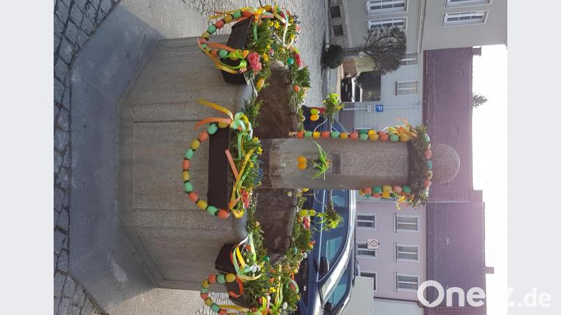 Der Osterbrunnen an der Ecke Schmellerstraße/Angermannstraße. Archivbild: Stadtmarketing/exb