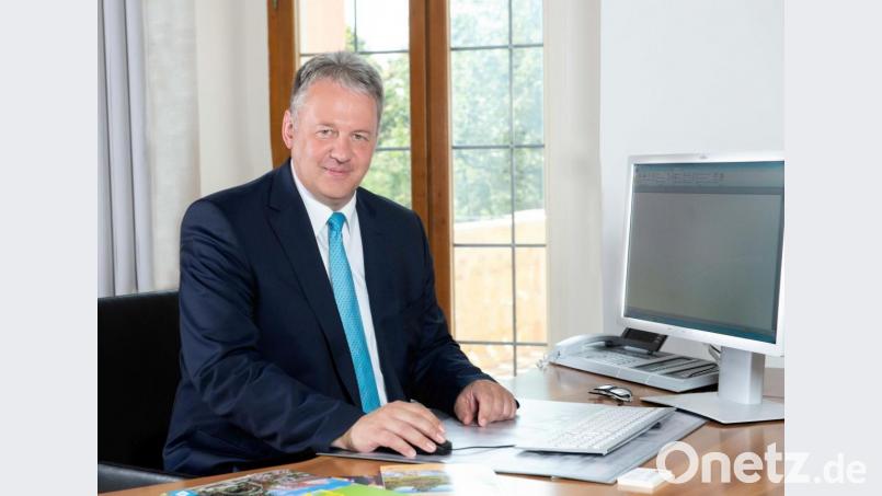 Richard Reisinger ist Landrat des Kreises Amberg-Sulzbach und Chef des Krisenstabs in Sachen Coronavirus-Erkrankung. Bild: Michael Sommer