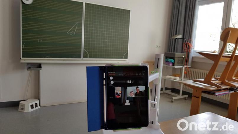 Seit über zwei Wochen sind die Klassenzimmer in den Schulen leer. Johanna Reger, die Leiterin der Grundschule Konnersreuth, erzählt vom Unterrichtsbetrieb in der besonderen Situation. Bild: Johanna Reger/exb