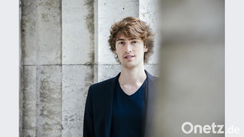 Pianist Alexander Maria Wagner (25) tritt erneut in der Schwarzachtalhalle auf. Bild: Maria Siebenhaar/exb