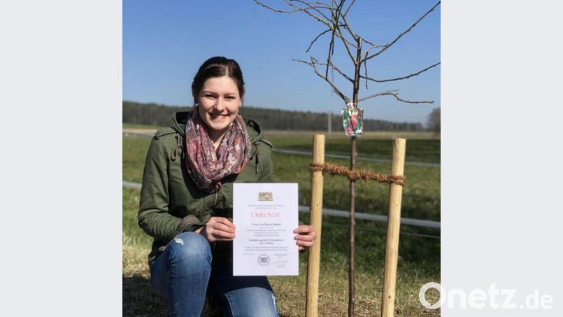 Eva-Maria Bäuml schaffte ihren Abschluss an der Landwirtschaftsschule Nabburg mit einem Notendurchschnitt von 1,25. Bild: exb