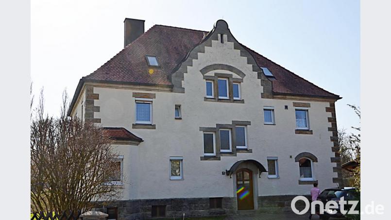 Was vom Kirchenthumbacher Bahnhof noch übrig geblieben ist, ist das architektonisch bewundernswerte Dienstgebäude, einst Wohnhaus der Bahnbediensteten. Bild: ü