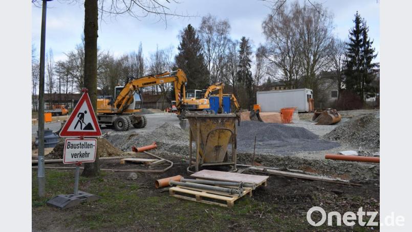 Die Firma Bäuml Bau aus Tirschenreuth ist gerade dabei, das Fundament für den vierten Kindergarten vorzubereiten. Bild: szl