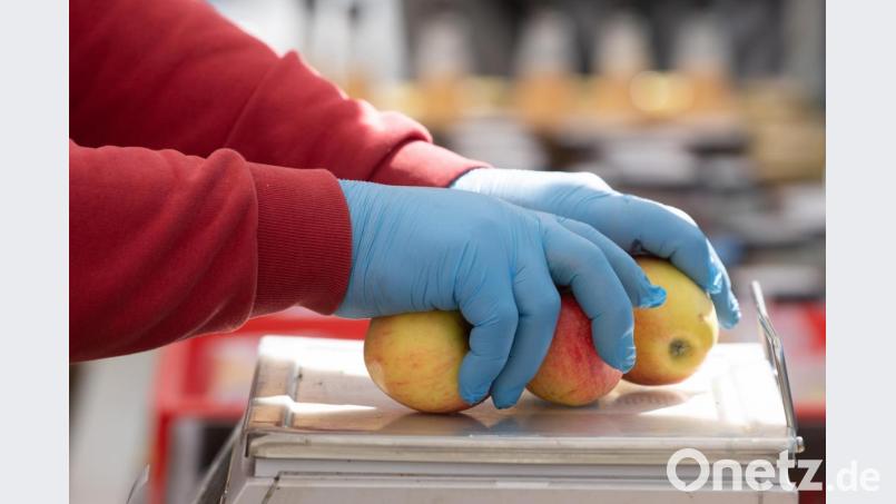 Lebensmittel kann man sich in der Coronakrise auch nach Hause liefern lassen. Bild: Sebastian Kahnert/dpa