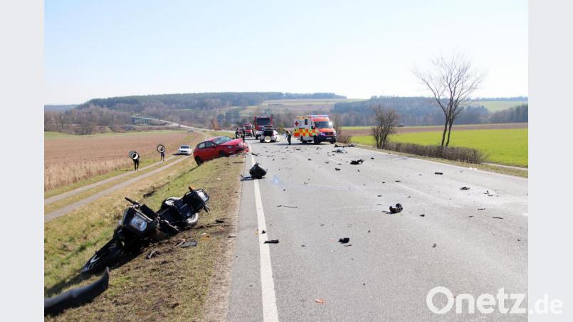 Ein Trümmerfeld auf der Staatsstraße kurz vor Zessau. Bild: jma