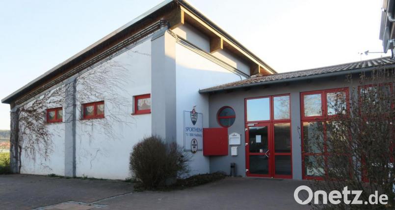 Die Sportgaststätte des TV Nabburg ist geschlossen. Dem 1500 Mitglieder starken Verein fehlen die Einnahmen. Bild: Hirsch