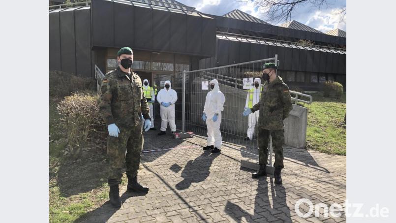 Soldaten aus Oberviechtach unterstützen zwei Teststationen in Bayern im Kampf gegen das Corona-Virus. Bild: Sascha Klenk/exb