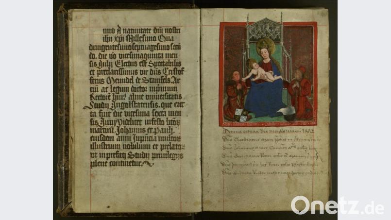 Das Stifterblatt im Matrikelbuch der Universität Ingolstadt aus dem Jahr 1472 zeigt Herzog Ludwig IX. (links) und Christoph Mendel von Steinfels (rechts) knieend im Gebet vor der Muttergottes. Bild: Universitätsarchiv LMU