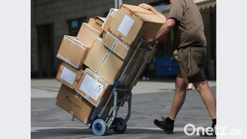 Paketdienste haben in der Coronakrise viel zu tun. Bild: Oliver Berg/dpa