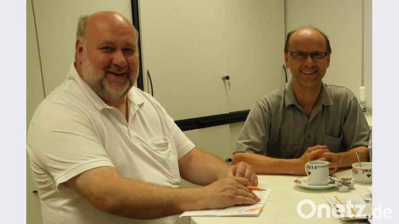 Auch die Musikkapellen des Nordbayerischen Musikbundes bleiben nicht verschont von den Auswirkungen der Corona-Pandemie. Nahezu täglich erreichen den NBMB-Kreisvorsitzenden Werner Stein (links) und seinen Stellvertreter Horst Bauer (rechts) An- und Hilferufe von Verantwortlichen der im NBMB-Kreisverband organisierten Kapellen. Bild: u