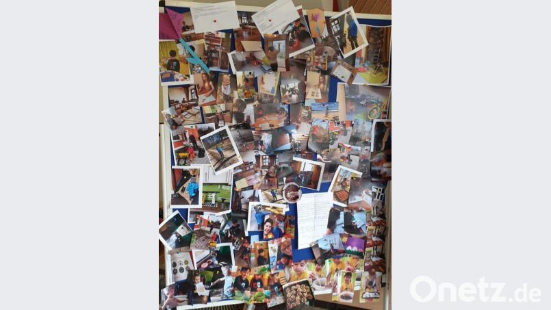Im Eingangsbereich der Kindertagesstätte St. Vitus wurde eine große Bilderwand (die täglich wächst) mit Fotos der Mädchen und Buben von ihren Aktivitäten zu Hause aufgestellt. Bild: ads