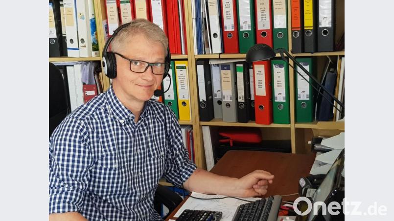 Seit 1. April ist Matthias Loew der für Weiden zuständige Versorgungsarzt. Weil er selbst am Coronavirus erkrankt ist, arbeitet er momentan von zu Hause aus mit der Führungsgruppe Katastrophenschutz zusammen. Bild: Matthias Loew