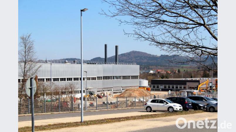 ie Bauarbeiten laufen bereits. Siemens Healthineers investiert zwölf Millionen Euro in eine moderne Logistikhalle in Kemnath. Bild: stg