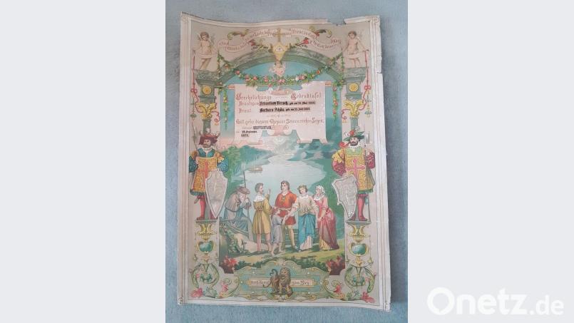 Die Verehelichungs-Gedenktafel von Sebastian Versch und Barbara Schön spiegelt ein Stück Oberviechtacher Ortsgeschichte wider. Bild: exb