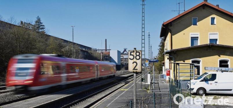 Freie Fahrt für den Regionalexpress und kein Halt mehr in Sulzbach-Rosenberg Hütte – das ist ab 2023 wohl beschlossene Sache. Bild: Petra Hartl