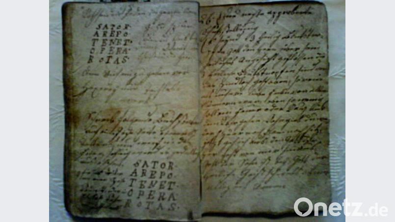 Das Wunderbüchlein von Johann Baptist Clemens Scharnagl galt als verschollen. Bei den Recherchen zu der Arbeit des Studenten tauchte es in Neustadt/WN auf. Archivbild: Rainer Christoph