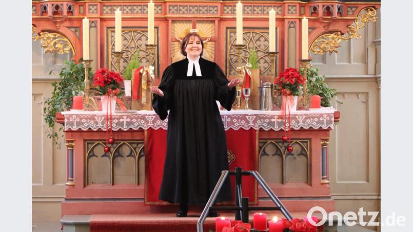 Pfarrerin Katharina Bach-Fischer lädt die Gläubigen in der Karwoche und über Ostern zu einem kirchlichen Alternativprogramm ein. Bild: exb